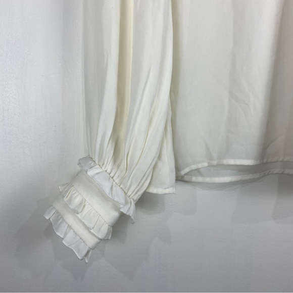 ModCloth High Mock Neck Ruffle Long Sleeve Blouse Shirt Top‎ Ivory Size Medium - Picture 2 of 5